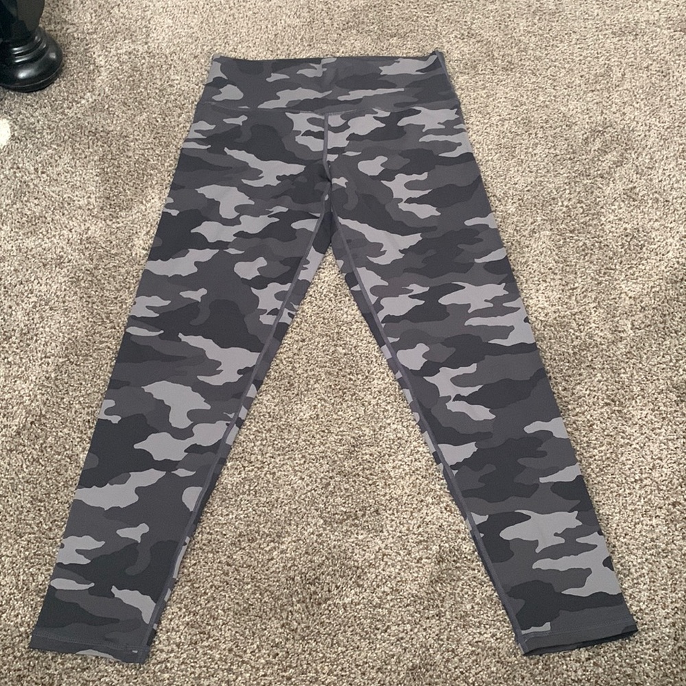 Gray camo Aerie active leggings